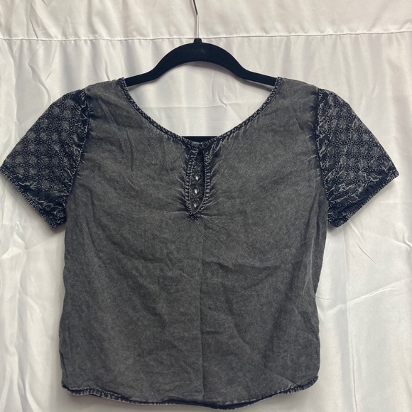 American Eagle Gray Eyelet Crop Top - Picture 8 of 8